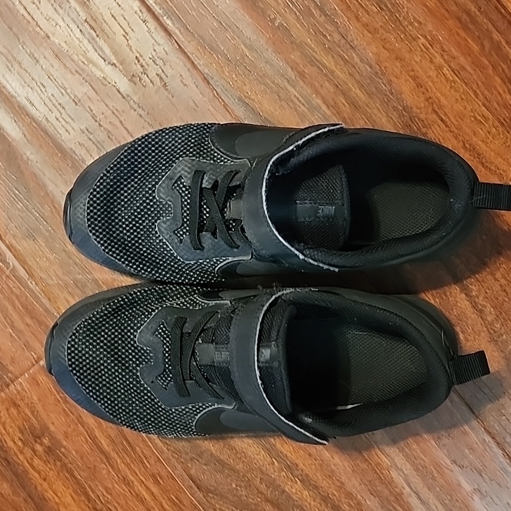 Girls Nikes